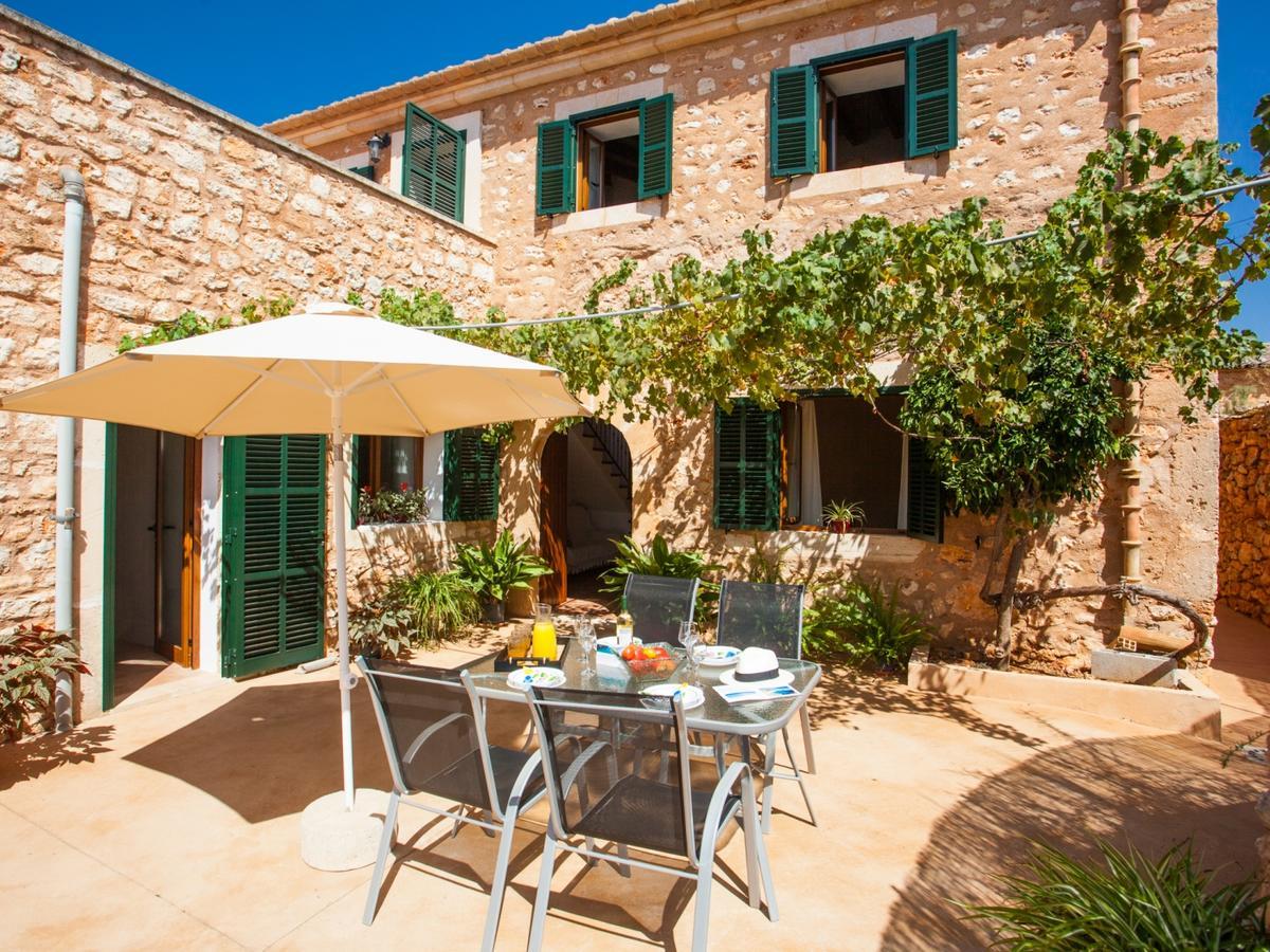 Villa Paula Llombarts Екстер'єр фото